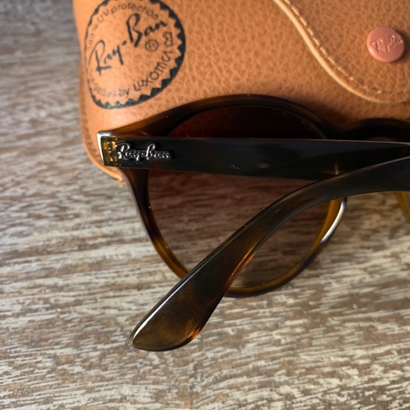 Sun glasses - Picture 4 of 7